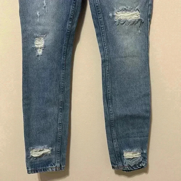 Re/Done - Picture 3 of 10